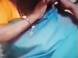 Կարմիր հաստլիկ կին պ ...